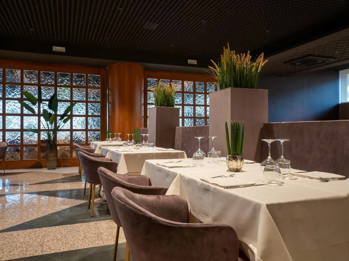 Hotel Minerva Arezzo 4*,