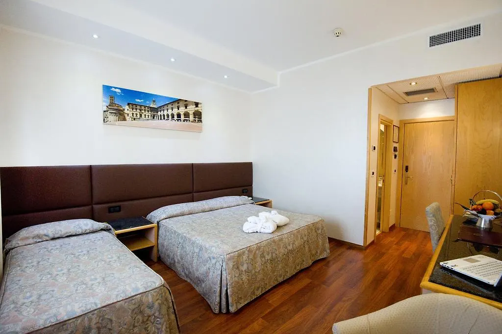 Hotel Minerva Arezzo 4*,  Olaszország